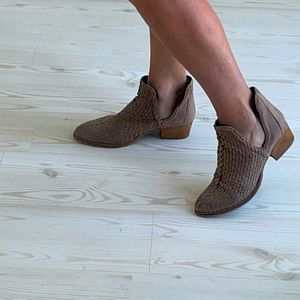 Barely worn taupe booties